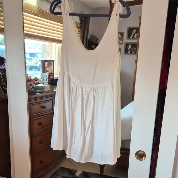 Source Unknown Dresses & Skirts - White Sleeveless Dress